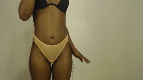 sizzly_ass online show from May 11, 2:45 pm