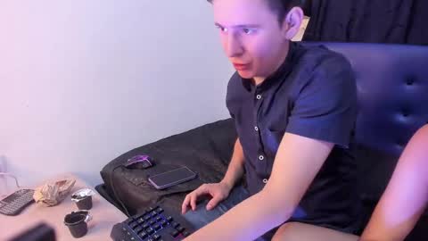 Skarleth and Aaron online show from March 11, 4:07 pm