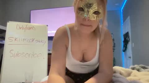 skiimaskabby online show from December 2, 2:57 am