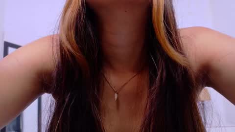 Snapshot of skinny_hottie18 chatting on February 24, 2:04 pm skinny_hottie18 online show from February 24, 2:04 pm