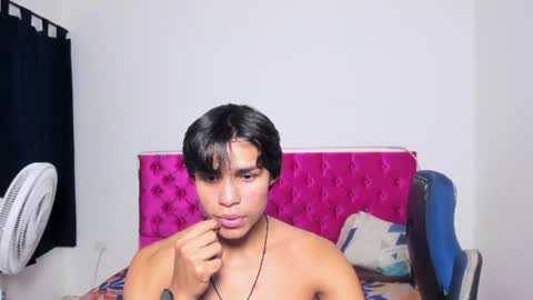sam online show from July 5, 4:19 am