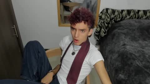 skinnypipe15 online show from October 22, 3:21 am