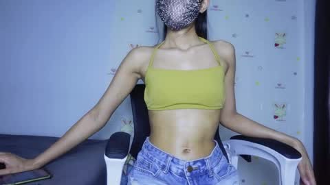 skinnythai4u online show from May 4, 2:01 pm