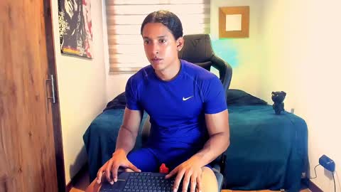 Snapshot of skull_prospect chatting on January 24, 2:19 pm Liam Vokov online show from January 24, 2:19 pm