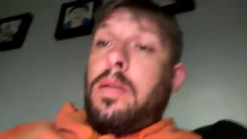 Snapshot of skuzzy25 chatting on September 26, 3:31 pm skuzzy25 online show from September 26, 3:31 pm
