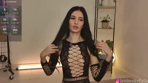 Eliza online show from April 22, 10:39 pm