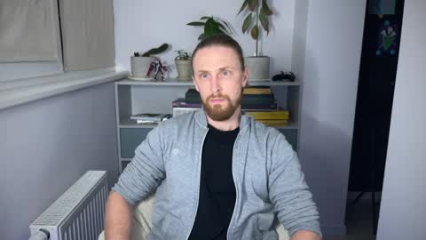 Snapshot of sky_guy25 chatting on October 20, 8:25 pm sky_guy25 online show from October 20, 8:25 pm