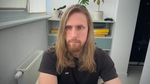 Snapshot of sky_guy25 chatting on October 17, 8:40 am sky_guy25 online show from October 17, 8:40 am