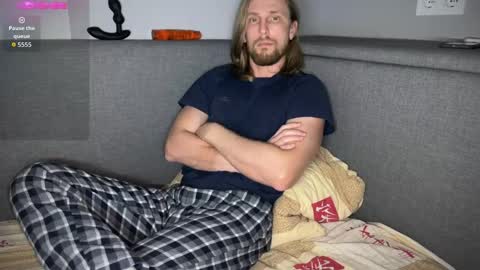 sky_guy25 online show from January 14, 8:39 pm