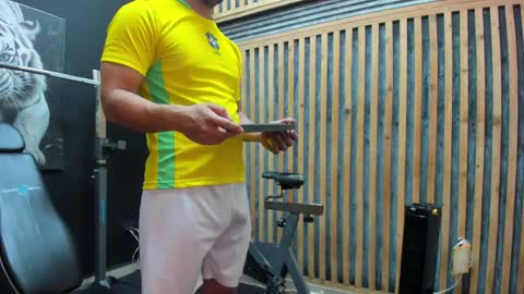 SKY online show from April 12, 7:45 am