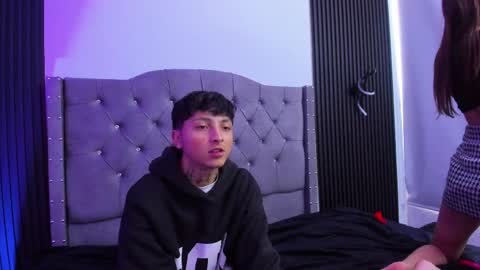 sky_n_zayn online show from April 2, 12:45 pm