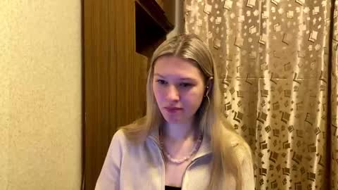 skyedavis online show from December 21, 7:53 pm