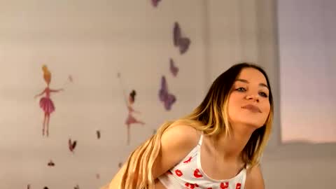 skyeyesluna online show from March 10, 4:17 am