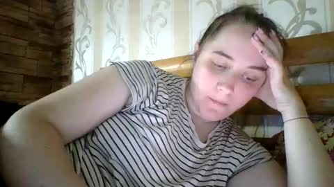 skyressie333 online show from May 11, 6:49 pm
