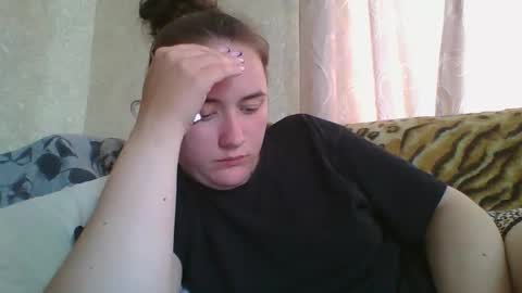 skyressie333 online show from May 20, 9:38 am