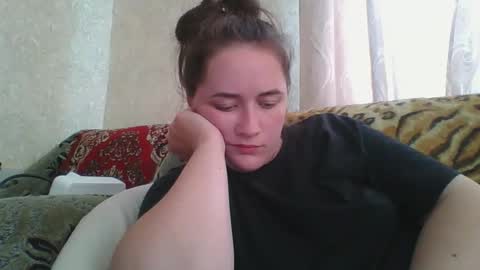 skyressie333 online show from May 22, 10:44 am