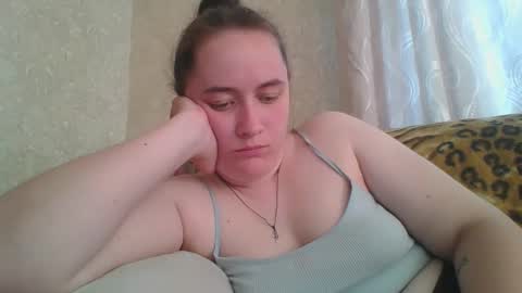 skyressie333 online show from May 7, 12:01 pm