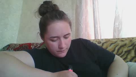 skyressie333 online show from May 21, 10:33 am