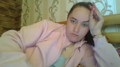 skyressie333 online show from May 8, 12:55 pm