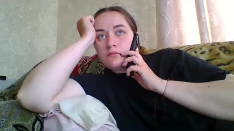skyressie333 online show from May 18, 6:52 am