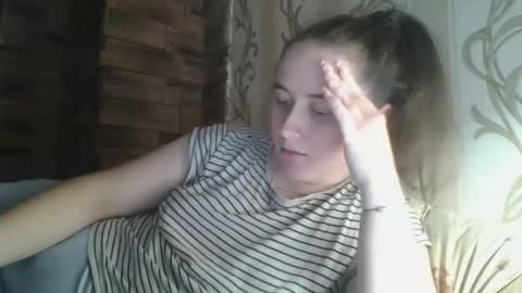 skyressie333 online show from December 2, 9:13 pm