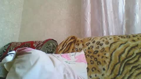 skyressie333 online show from May 23, 1:29 pm
