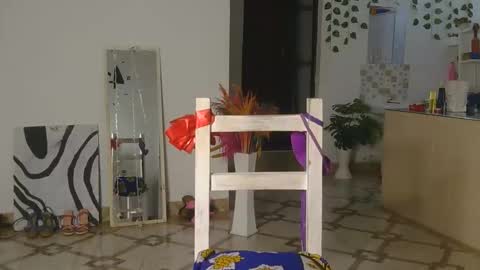 Snapshot of skyy_brown chatting on October 15, 2:04 am Bella online show from October 15, 2:04 am