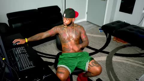 Snapshot of slangondemhoes chatting on October 9, 3:39 pm nasty twitter KASHCARTERATL online show from October 9, 3:39 pm