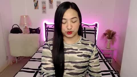 Queen Cyrine online show from January 12, 4:19 am