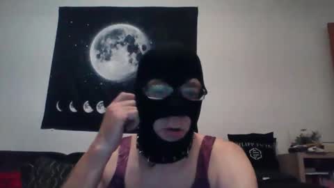 Snapshot of slaveforgodess chatting on October 3, 1:48 am slaveforgodess online show from October 3, 1:48 am