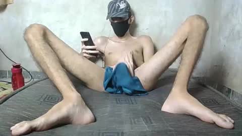 Snapshot of slimdestroyer chatting on January 2, 8:46 pm slimdestroyer online show from January 2, 8:46 pm