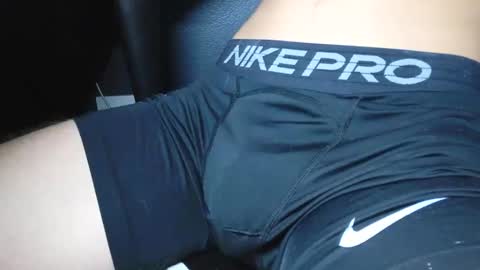 slimhungyvng online show from April 8, 4:48 am