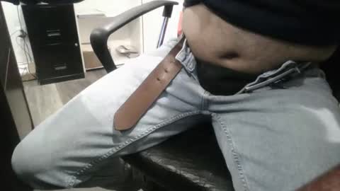 Snapshot of slimjimorange9 chatting on October 30, 12:33 am slimjimorange9 online show from October 30, 12:33 am