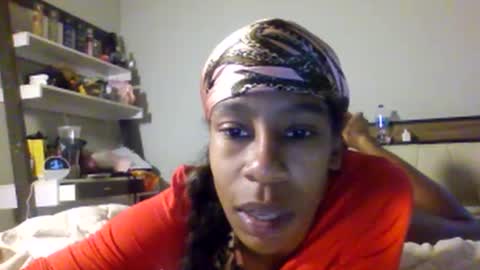 Snapshot of slimmmgooodiexoxo chatting on December 18, 3:00 pm slimmmgooodiexoxo online show from December 18, 3:00 pm