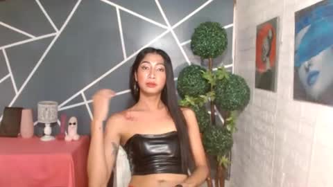 slimprettyjoira online show from April 21, 3:02 am