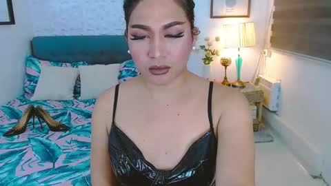Snapshot of sluthotcummer69x chatting on September 17, 9:51 pm EMPRESS GODDESS KRISTINE online show from September 17, 9:51 pm