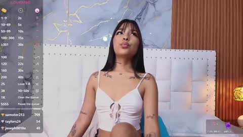 Snapshot of slutlittlecamila chatting on February 26, 2:52 am CAMILA online show from February 26, 2:52 am