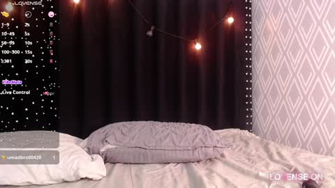 Snapshot of slutlittlecamila chatting on December 15, 12:38 pm CAMILA online show from December 15, 12:38 pm