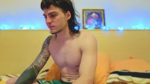 Gus online show from February 12, 2:15 am