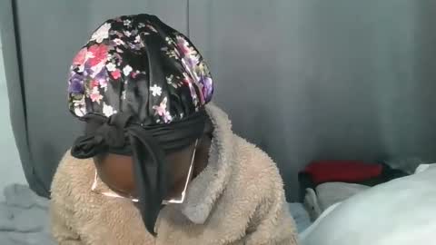 sly_rose online show from January 7, 8:47 pm