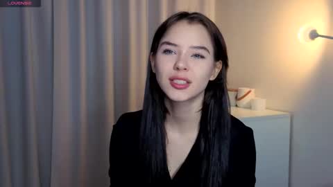 Lily online show from December 19, 1:50 pm