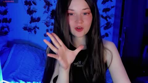 smallimpmeili online show from October 9, 6:35 pm