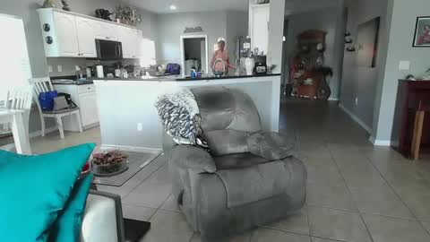 Daddy online show from February 11, 1:51 pm