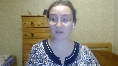 Snapshot of smart_rose chatting on February 10, 9:47 pm smart_rose online show from February 10, 9:47 pm