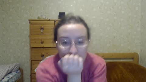 Snapshot of smart_rose chatting on March 9, 3:16 pm smart_rose online show from March 9, 3:16 pm