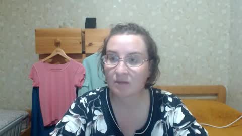 Snapshot of smart_rose chatting on September 11, 7:37 pm smart_rose online show from September 11, 7:37 pm