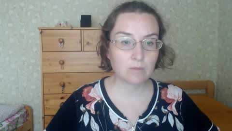 Snapshot of smart_rose chatting on September 9, 1:44 pm smart_rose online show from September 9, 1:44 pm