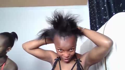 smiley luv1 online show from February 2, 7:59 am