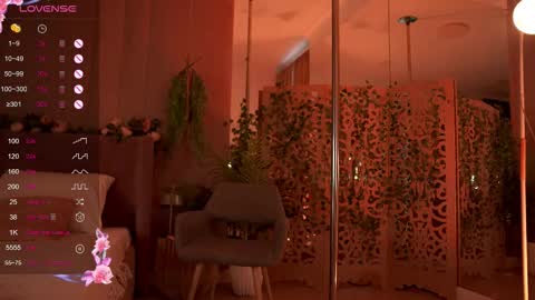 Mia online show from September 25, 5:36 am