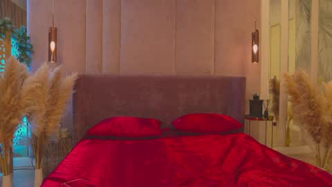 Mia online show from April 2, 5:04 am